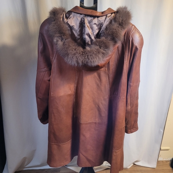 Czech Made Buttery Soft Leather Coat with Fur Collar - Picture 5 of 16
